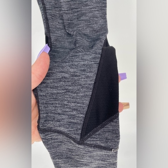 Athleta Capri Leggings with Pockets Size XSP - Picture 8 of 8